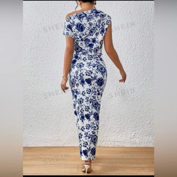 Beautiful Women's Floral Printed Asymmetric Neckline High Split Dress. - Picture 4 of 5